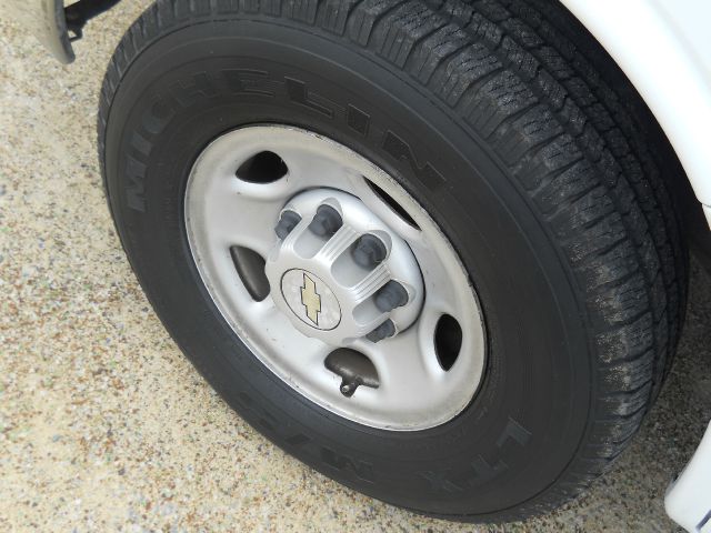 2006 Chevrolet Express 4dr Sdn Touring Signature RWD Sedan