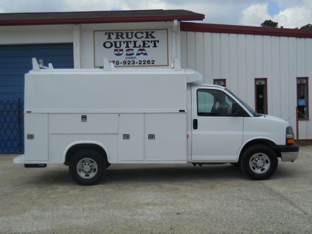 2006 Chevrolet Express 4dr Sdn Touring Signature RWD Sedan