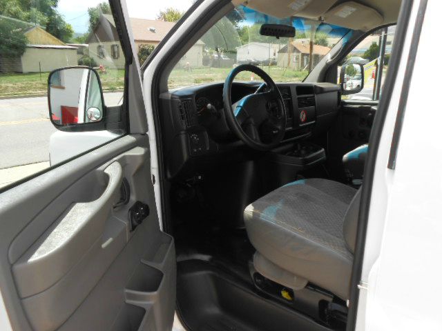 2006 Chevrolet Express CE 1.8
