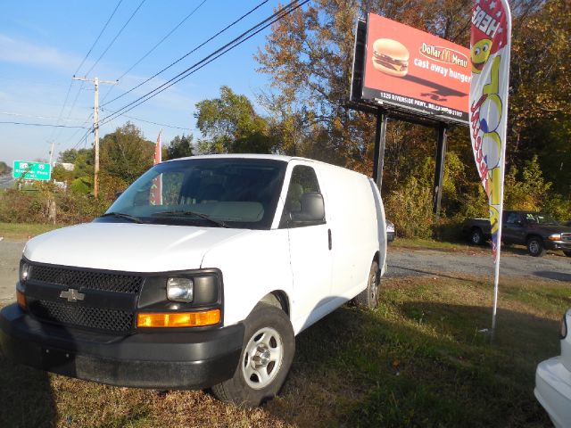 2006 Chevrolet Express 750i 4dr Sdn