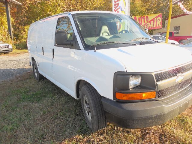 2006 Chevrolet Express 750i 4dr Sdn