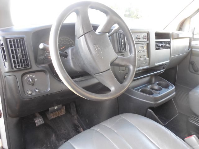 2006 Chevrolet Express 750i 4dr Sdn