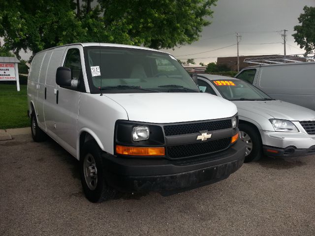 2006 Chevrolet Express 750i 4dr Sdn