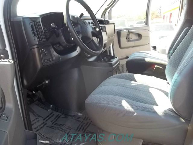 2006 Chevrolet Express 750i 4dr Sdn