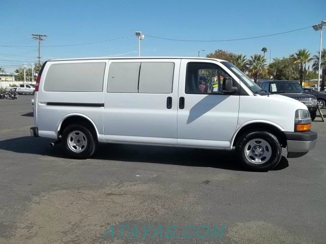 2006 Chevrolet Express 750i 4dr Sdn