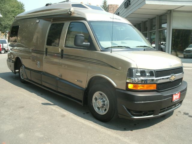2006 Chevrolet Express Club Cab 155 WB HD 4WD