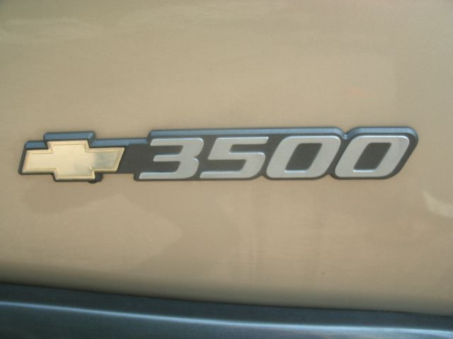 2006 Chevrolet Express Club Cab 155 WB HD 4WD