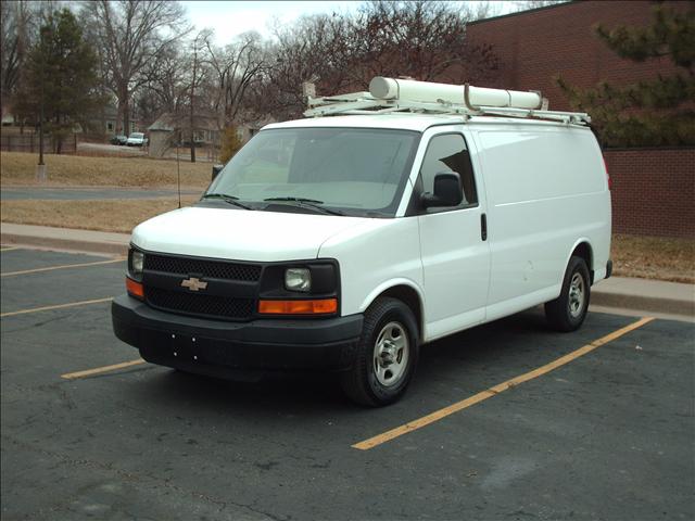 2006 Chevrolet Express Base Silverado