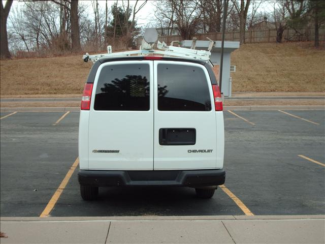 2006 Chevrolet Express Base Silverado