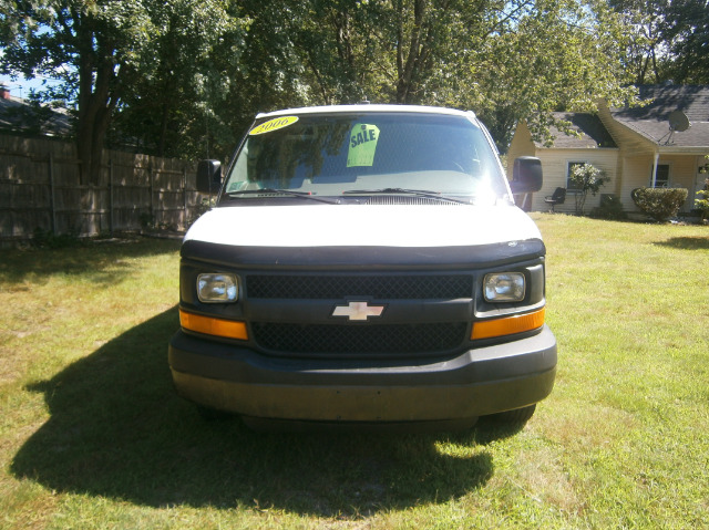 2006 Chevrolet Express Club Cab 155 WB HD 4WD
