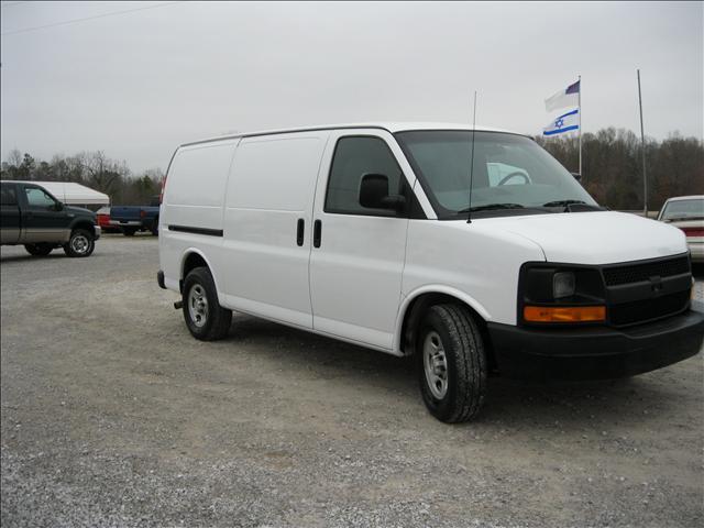 2006 Chevrolet Express Base