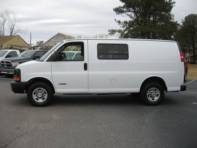 2006 Chevrolet Express LX 5.0 Liter Hatchback 2D