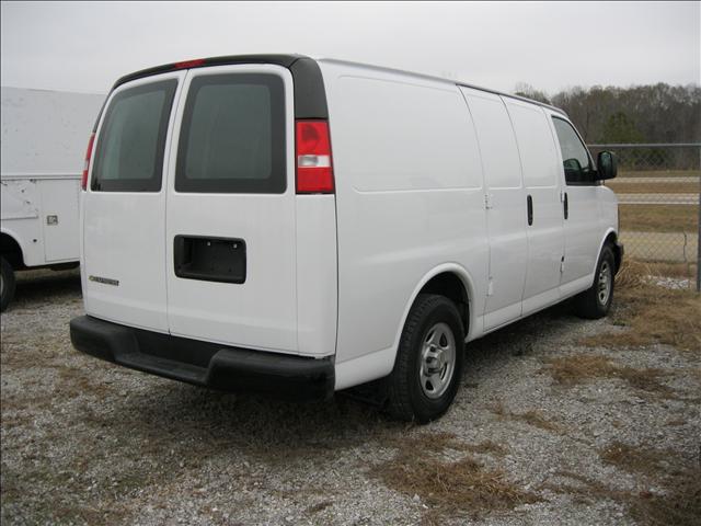 2006 Chevrolet Express Base