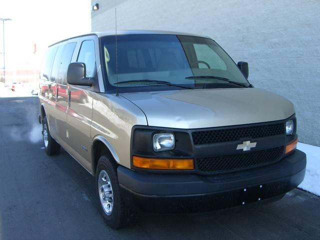 2006 Chevrolet Express 84D Light Titanium/ebony