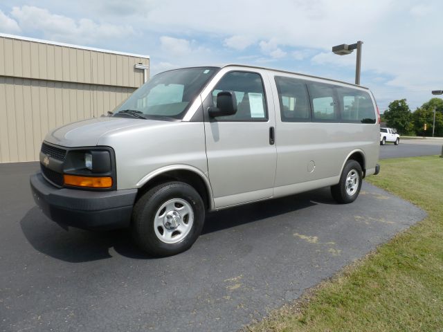 2006 Chevrolet Express 750i 4dr Sdn