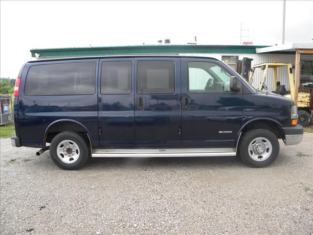 2006 Chevrolet Express LS 4X4