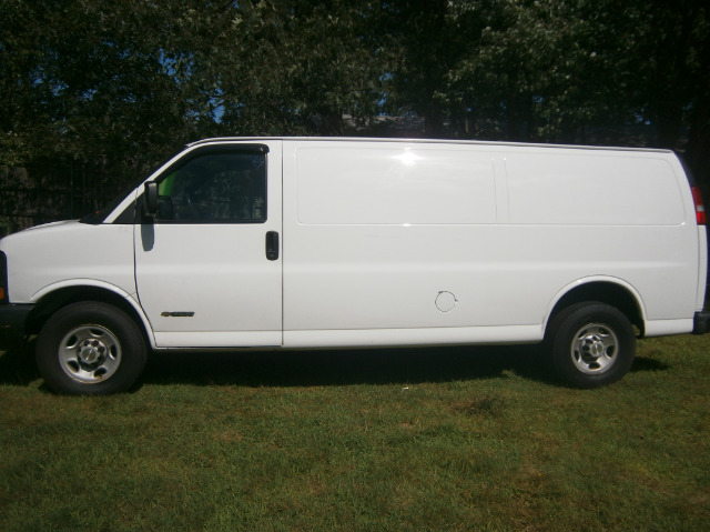 2006 Chevrolet Express Club Cab 155 WB HD 4WD