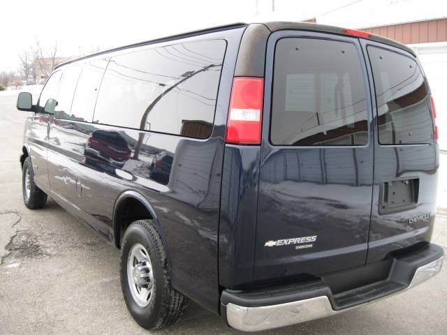 2006 Chevrolet Express Base
