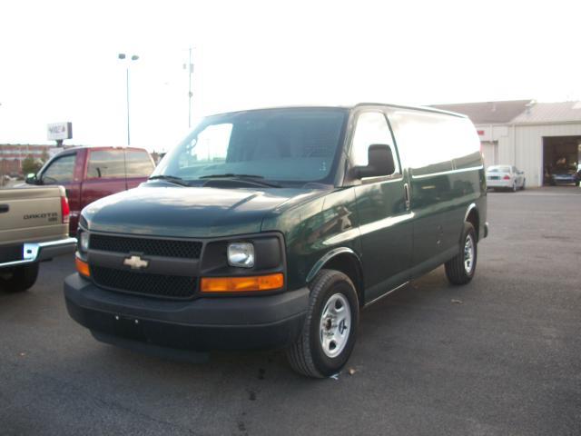 2006 Chevrolet Express 750i 4dr Sdn
