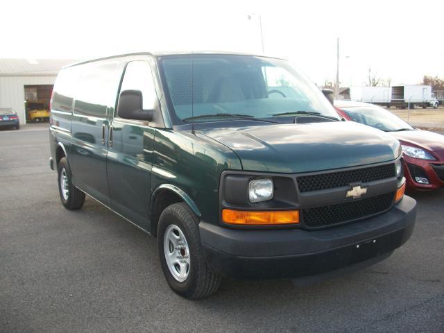 2006 Chevrolet Express 750i 4dr Sdn