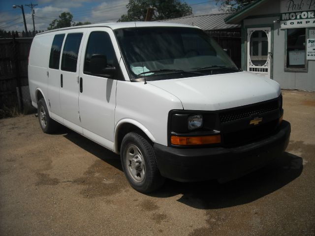 2006 Chevrolet Express 750i 4dr Sdn