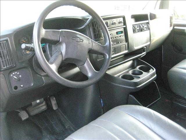 2006 Chevrolet Express Base
