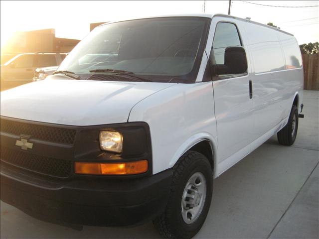 2006 Chevrolet Express Base