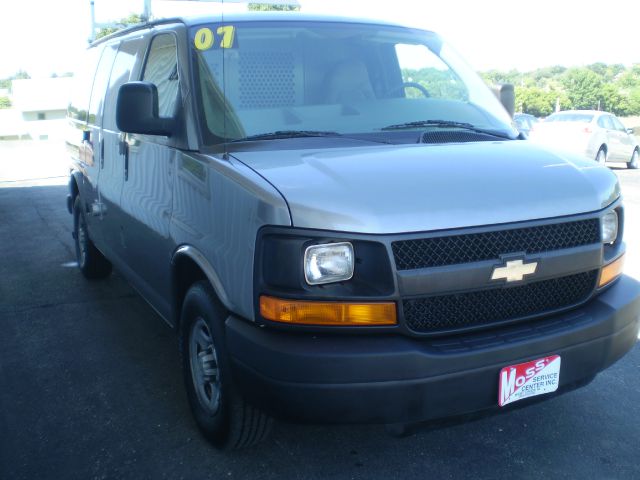 2007 Chevrolet Express 750i 4dr Sdn