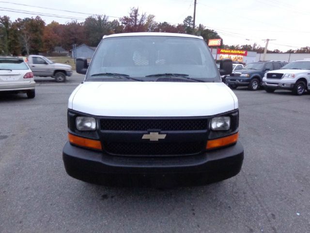 2007 Chevrolet Express 750i 4dr Sdn