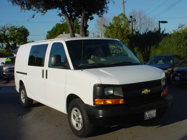 2007 Chevrolet Express Base