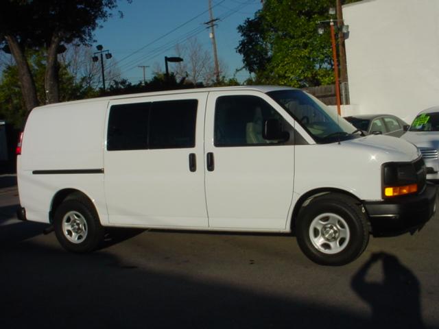 2007 Chevrolet Express Base