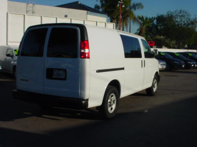 2007 Chevrolet Express Base