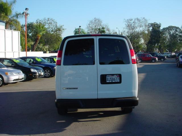 2007 Chevrolet Express Base