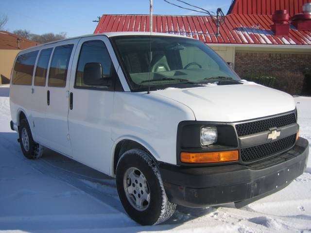 2007 Chevrolet Express Base