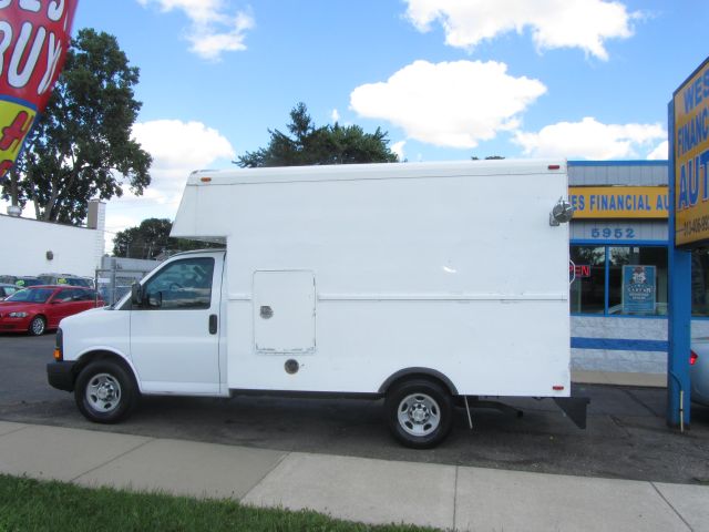 2007 Chevrolet Express Quad Cab Long Bed 2W