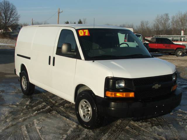 2007 Chevrolet Express Base