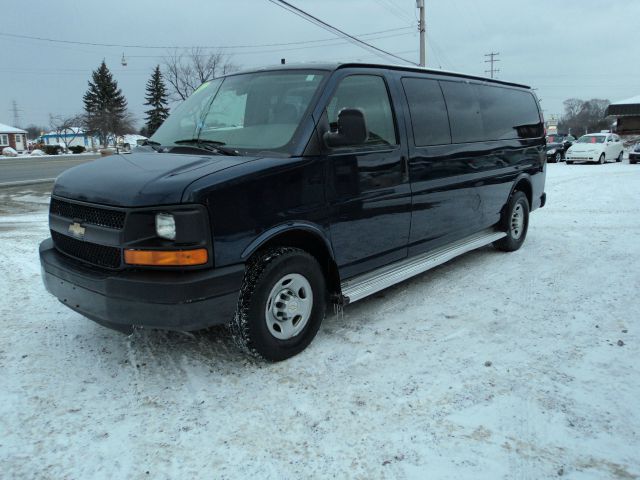 2007 Chevrolet Express 4dr Sdn LWB Sedan