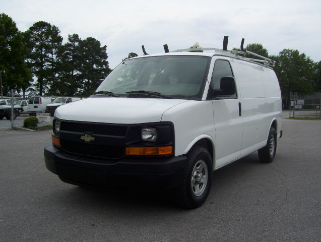 2007 Chevrolet Express 750i 4dr Sdn
