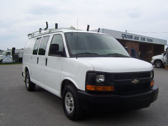 2007 Chevrolet Express 750i 4dr Sdn