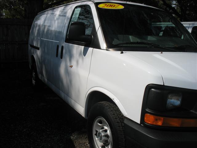 2007 Chevrolet Express Base