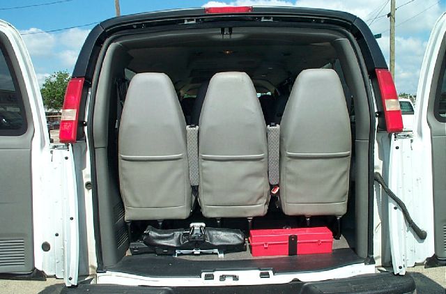 2007 Chevrolet Express 4dr Sdn LWB Sedan