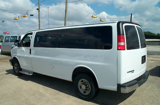 2007 Chevrolet Express 4dr Sdn LWB Sedan