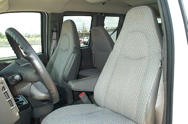 2007 Chevrolet Express 4dr Sdn LWB Sedan