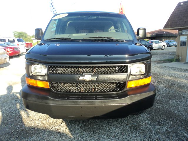 2007 Chevrolet Express 4dr Sdn LWB Sedan