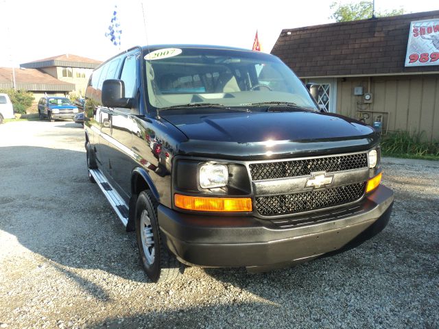 2007 Chevrolet Express 4dr Sdn LWB Sedan