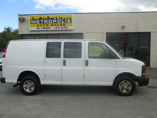 2007 Chevrolet Express 750i 4dr Sdn