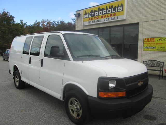 2007 Chevrolet Express 750i 4dr Sdn