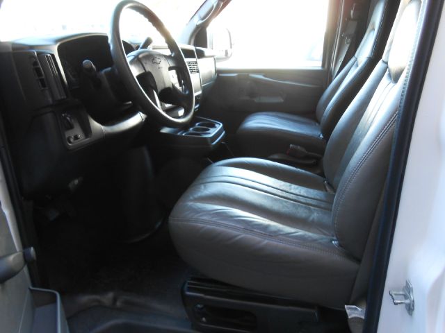 2007 Chevrolet Express 750i 4dr Sdn