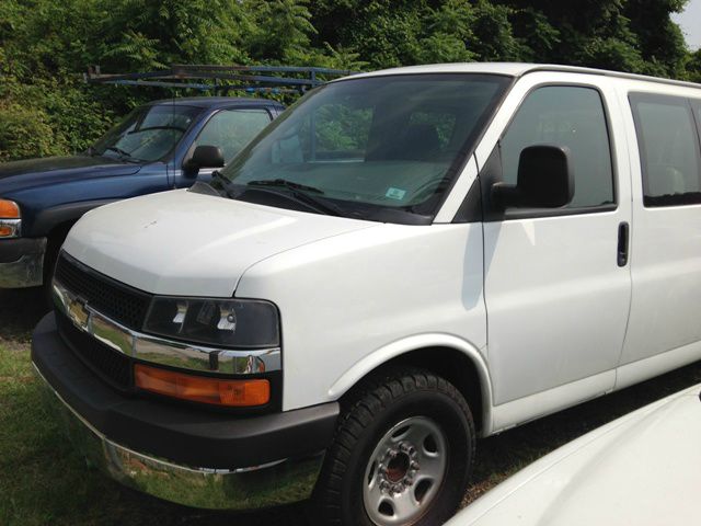 2007 Chevrolet Express 4dr Sdn LWB Sedan