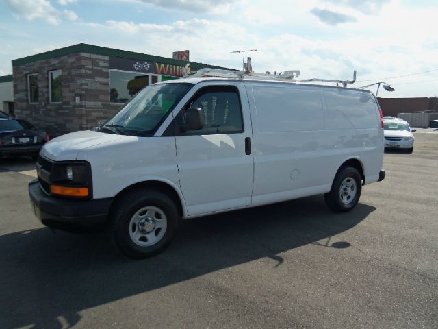 2007 Chevrolet Express 750i 4dr Sdn